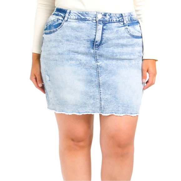 Democracy Jeans Tummy Control Distressed Scalloped Hem Sky Blue Skirt Size 18W - Picture 1 of 4